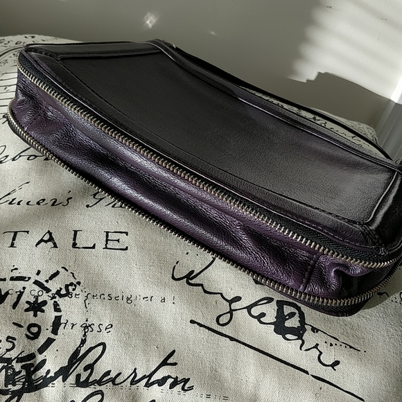 ✨DANIER✨ Expandable Leather Crossbody Purse - Picture 6 of 9